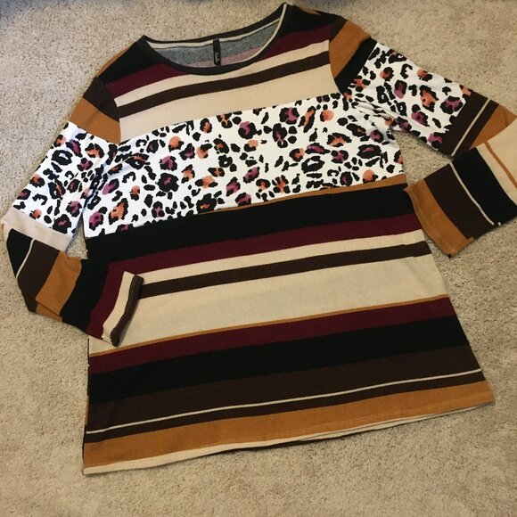 Colourblock Animal Print Soft Knit Rayon Sweater - Picture 12 of 16